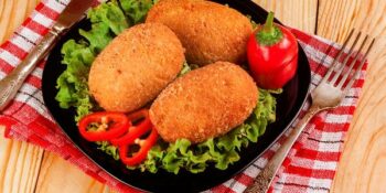 Croquete de frango com curry