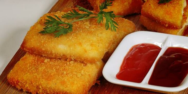 Rissole de presunto e queijo igual de lanchonete para dar água na boca