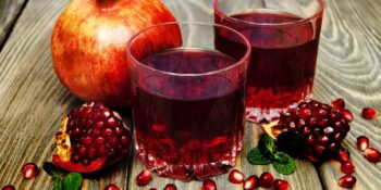 Suco de hortelã com romã