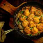 Almôndegas de carne moída ao molho curry [receita rápida]