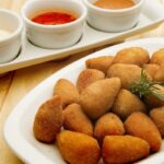 Receita de mini coxinhas de presunto e queijo igual a de padaria
