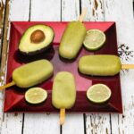 Receita de picolé fit de abacate para refrescar muito nesse verão