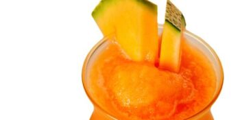 Suco de melão com caqui