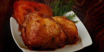 Sobrecoxas assadas com molho shoyu