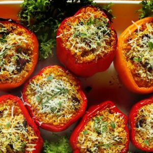 Pimentão recheado ao forno: uma receita típica de cair o queixo