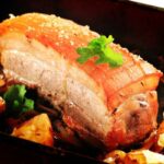 Barriga de porco assada com alho: receita tradicional, fácil e suculenta