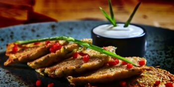 panquecas simples de couve-flor e espinafre
