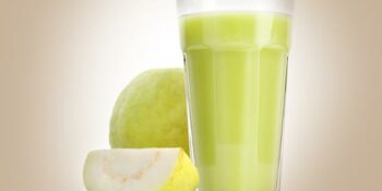 suco com goiaba branca