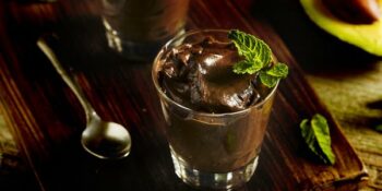 Mousse de chocolate e abacate vegano