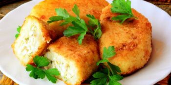 Bolinho de arroz recheado com gorgonzola