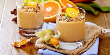 Vitamina de laranja e physalis