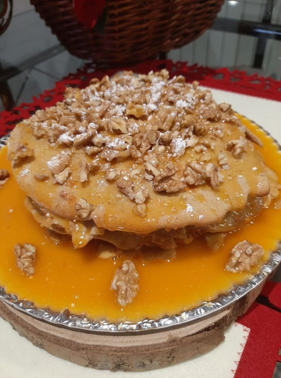 bolo de mel com gengibre e nozes fofinho úmido