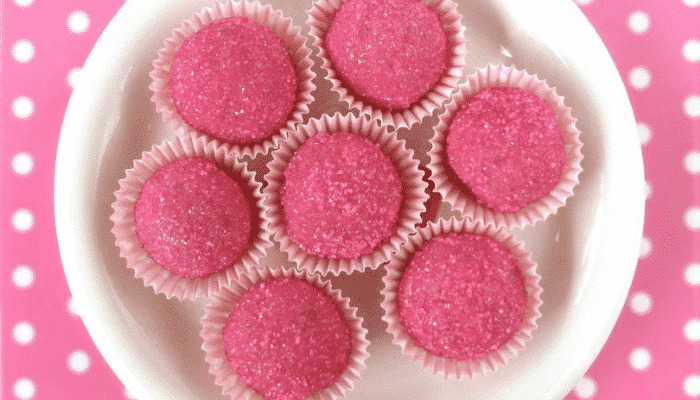 Brigadeiro de morango e coco