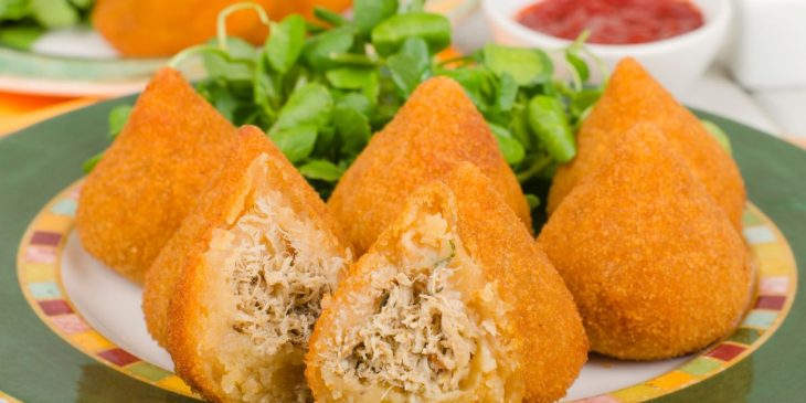 coxinha de frango com queijo