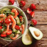 Receita de salada com camarão saborosa e nutritiva