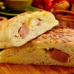 Pão com linguiça e queijo simples fácil tudo gostoso