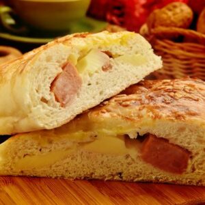 Pão com linguiça e queijo simples fácil tudo gostoso