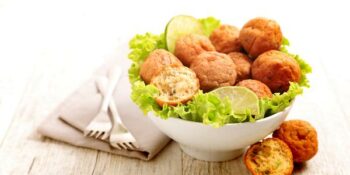 mini bolinho de bacalhau