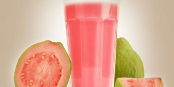 suco com goiaba