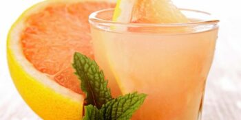 suco de toranja, limão e gengibre