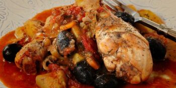 coxa de frango fácil com molho de tomate