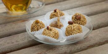 Brigadeiro de amendoim e gergelim