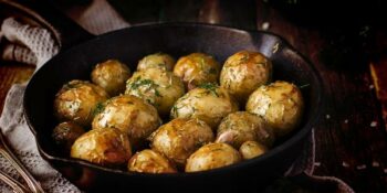 mini batatas assadas com ervas