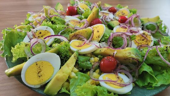 salada com abacate do tudo gostoso