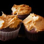 mini bolo de chocolate com brigadeiro de café tudo gostoso