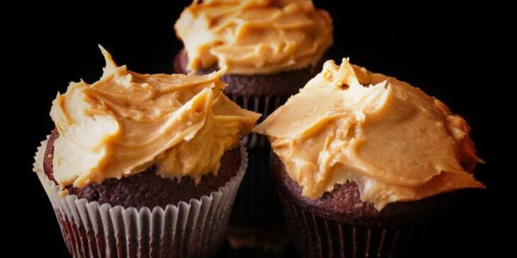 mini bolo de chocolate com brigadeiro de café tudo gostoso