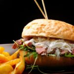 hambúrguer de rosbife de contrafilé tudo gostoso