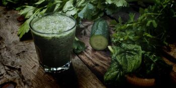 suco detox com salsa