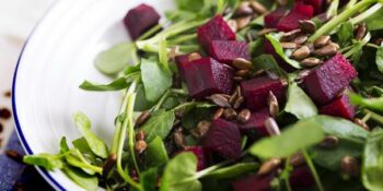 salada de beterraba com rúcula