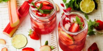 suco de ruibarbo e morango