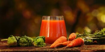 suco de cenoura e couve de bruxelas