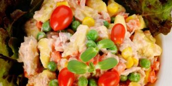 salada fresca de atum