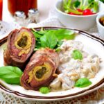 enroladinho de carne, queijo e pimentão tudo gostoso