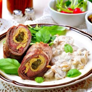enroladinho de carne, queijo e pimentão tudo gostoso