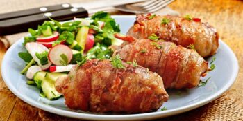 enrolado de frango com pimentão e bacon