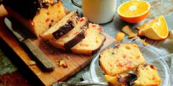 Bolo de laranja com frutas cristalizadas