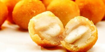 bolinha salgada com queijo