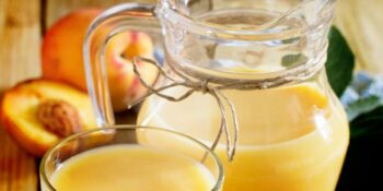 suco de pêssego e gengibre