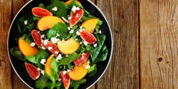 salada com nectarina