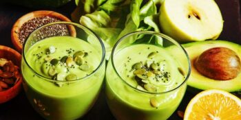 vitamina de abacate, maçã e chia