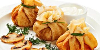 panqueca trouxinha com cogumelos