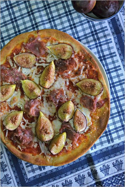 pizza de figo e presunto de parma tudo gostoso 