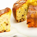 bolo de nozes, cardamomo e passas