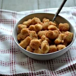 Bolinho de batata baroa e camarão