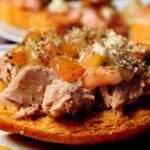 Bruschetta com carne de porco: receita tradicional da vovó mega fácil