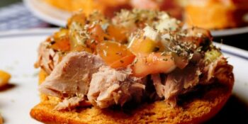 bruschetta com carne de porco